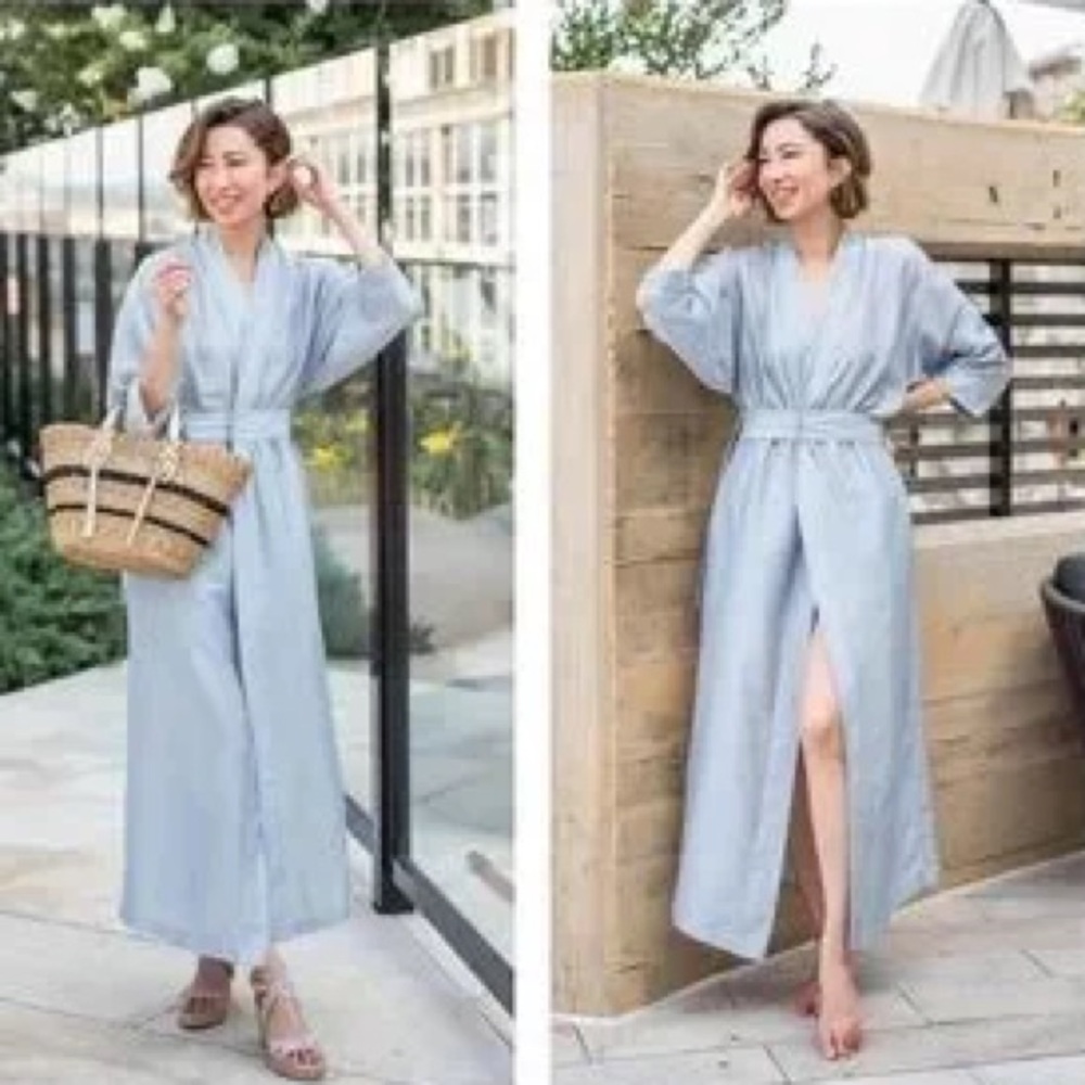 NWOT 💙🤍 Lunya Resort Linen Silk Kimono Robe pinstripe Blue and White